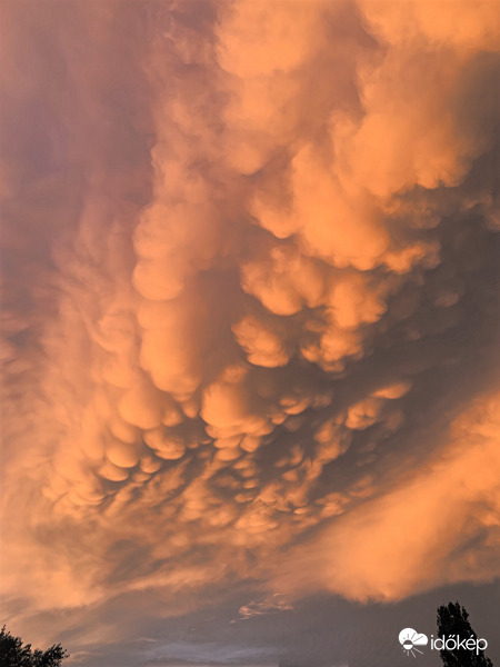 Felhők Zugló fölött