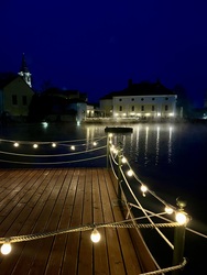 Esti fényekben a tapolcai malomtó