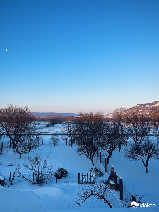 Hold, hó, Szent György-hegy