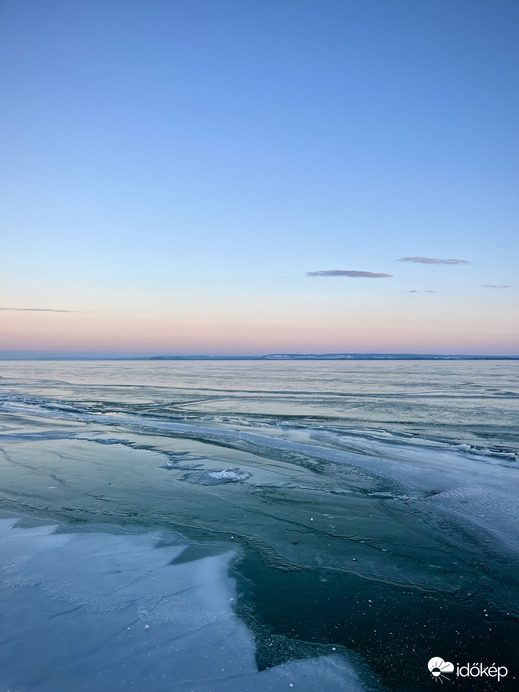 Téli balatoni látkép