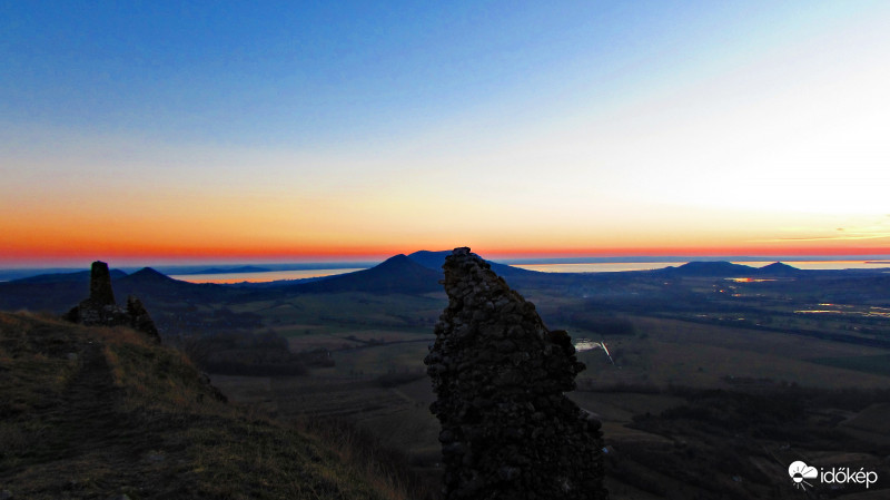 Szilveszteri alkonyat a Csobáncról