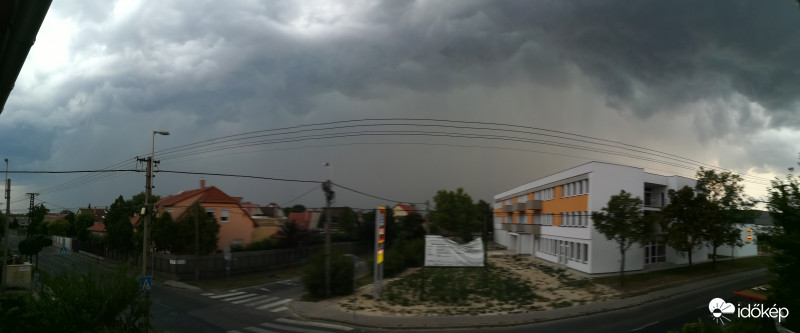 Érkező zivatar Pesterzsébeten 