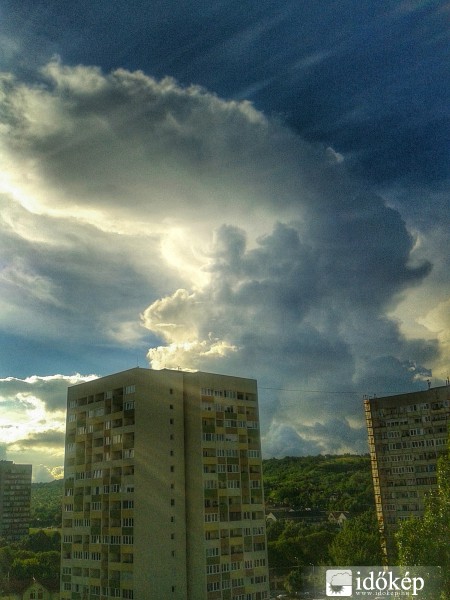 Cumulonimbus incus