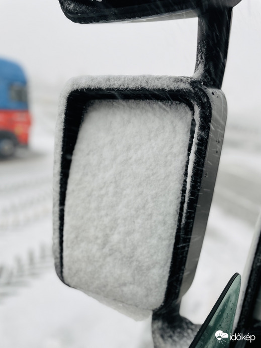 Befagyott a tükröm :()