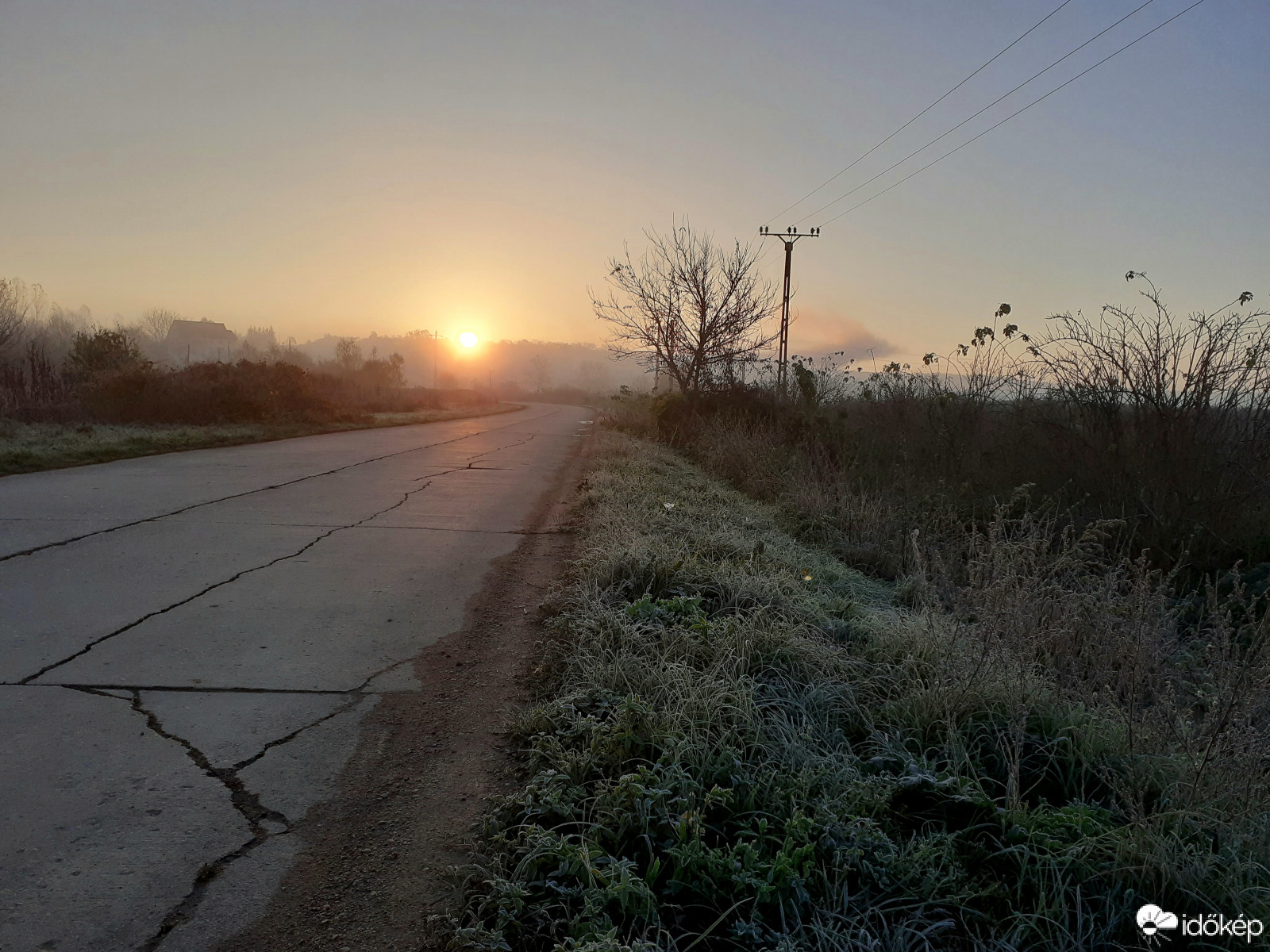 Novemberi fagyos napfelkelte