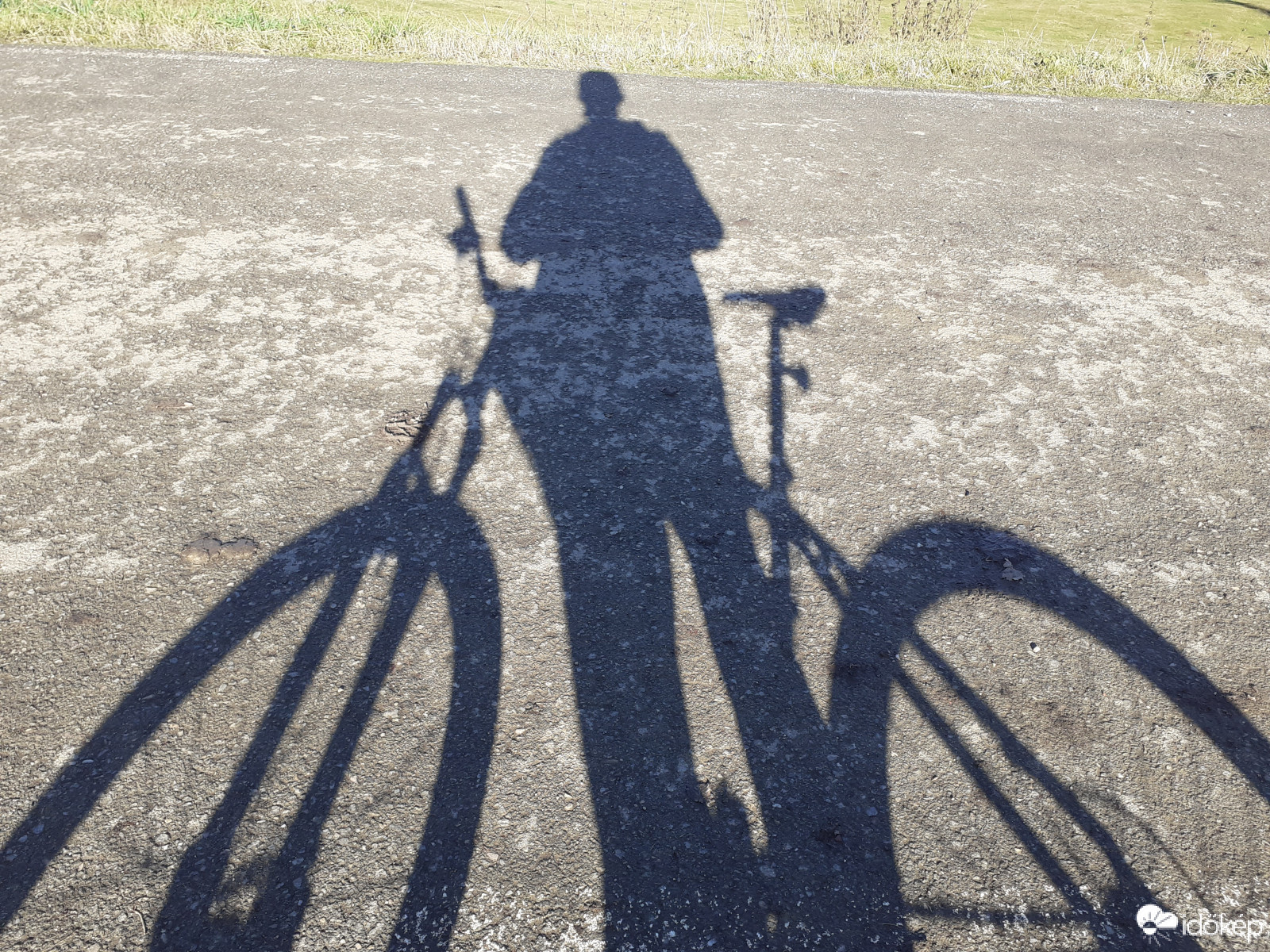 Szupercella18 és biciklije :D