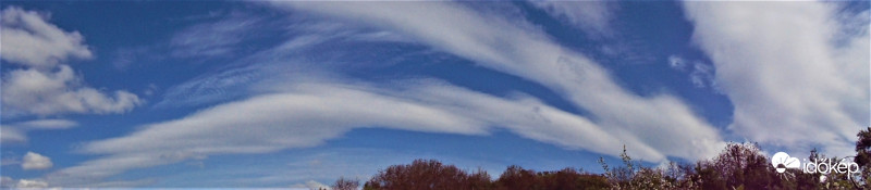 Altocumulus stratiformis lenticularis 