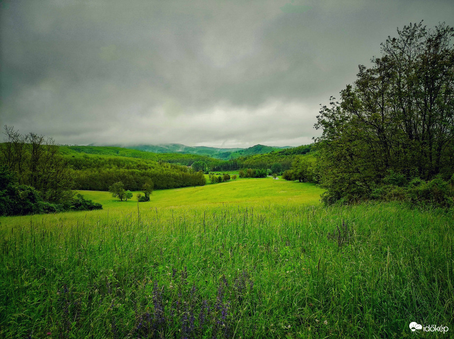 Őszies idő..... Füstölgő hegyek 