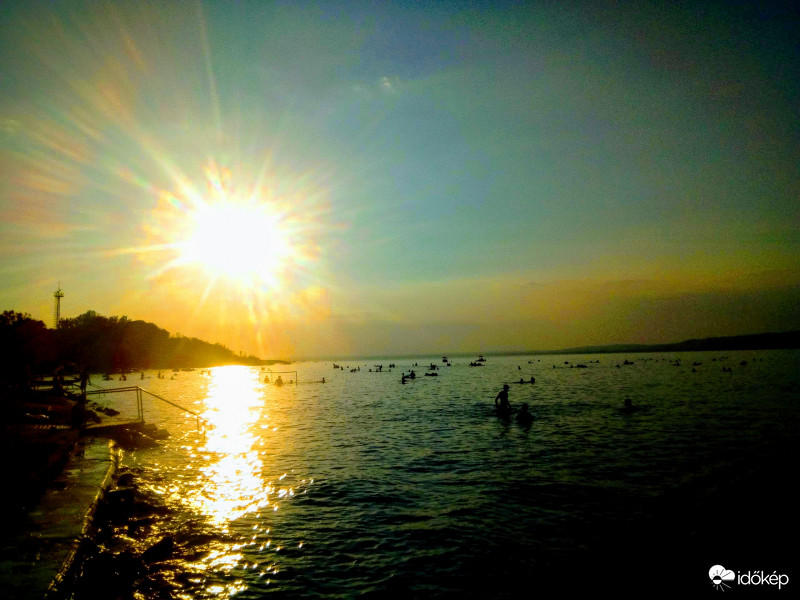 Naplemente Balatonmáriafürdő