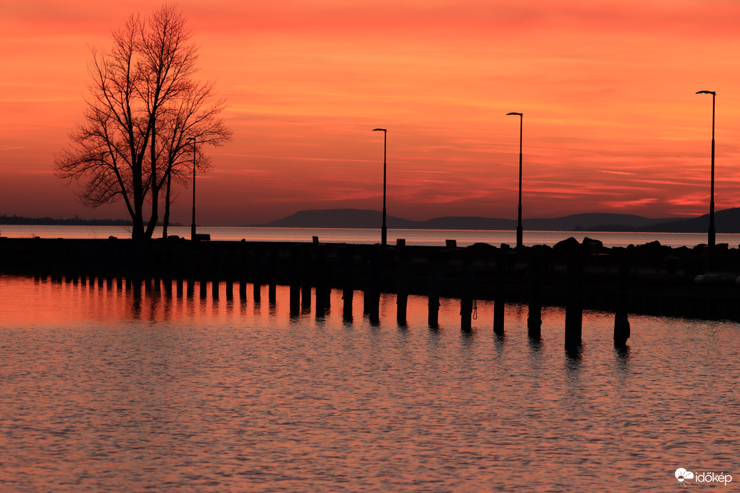 VARÁZSLATOS BÚCSÚ 