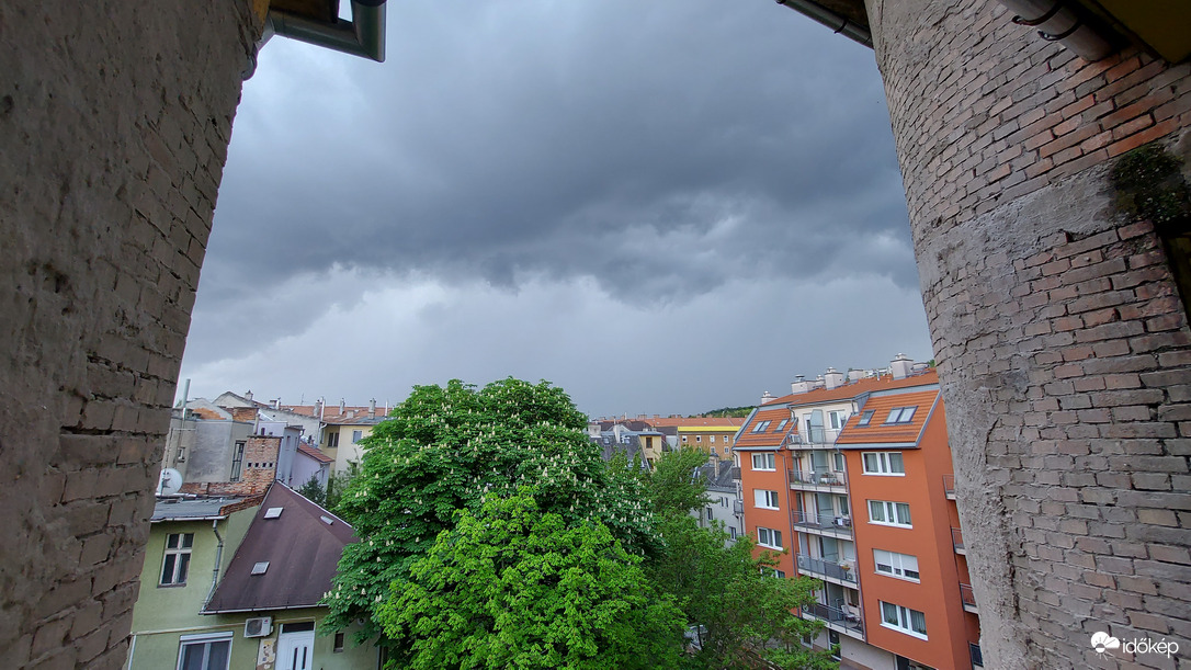 A 4. emelet elesett. 