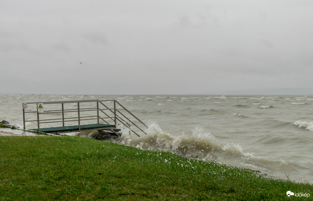 Hullámos Balaton