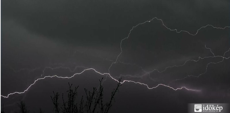 Az idei szezonban az első felhővillámom