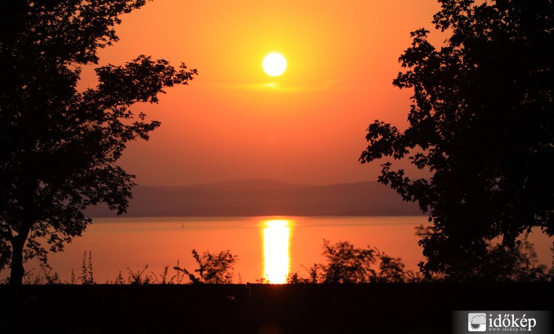 Augusztusi naplemente