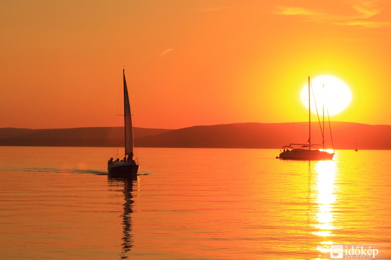 Naplemente a Balcsin