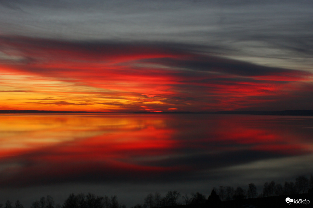 Káprázat a Balatonnál