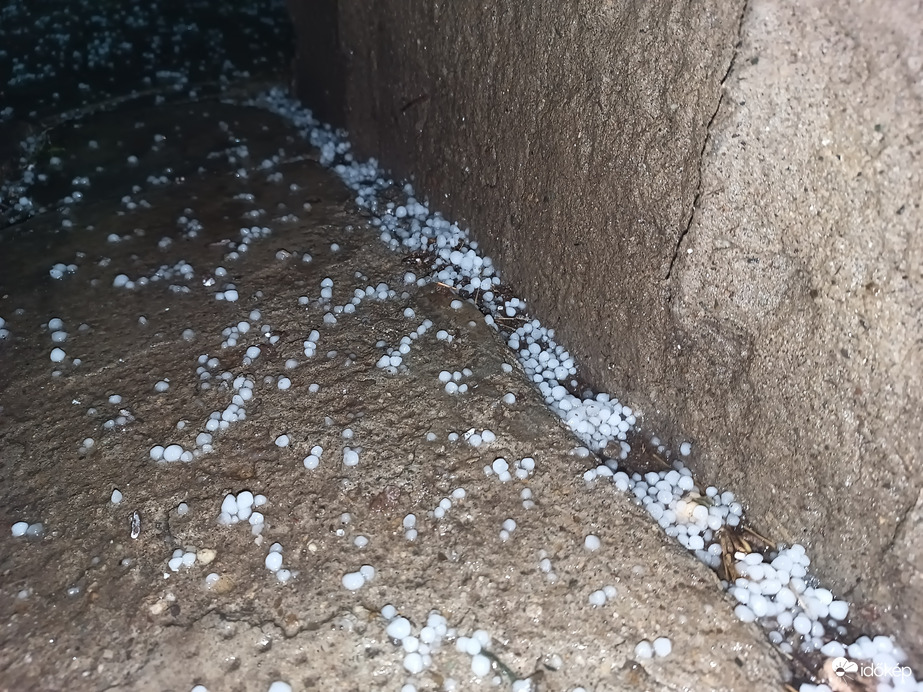 November 06  Jégeső