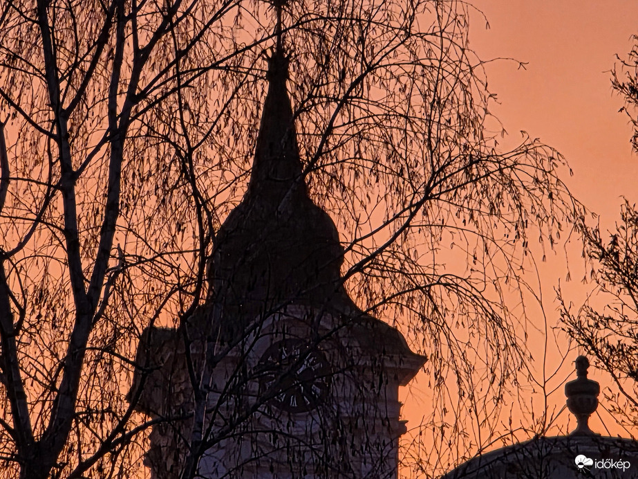 Tüzes naplemente vihar után