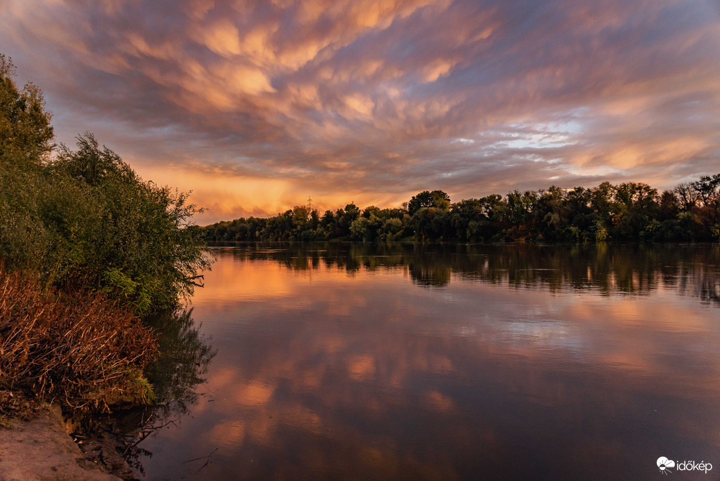 Mammák a Tisza felett