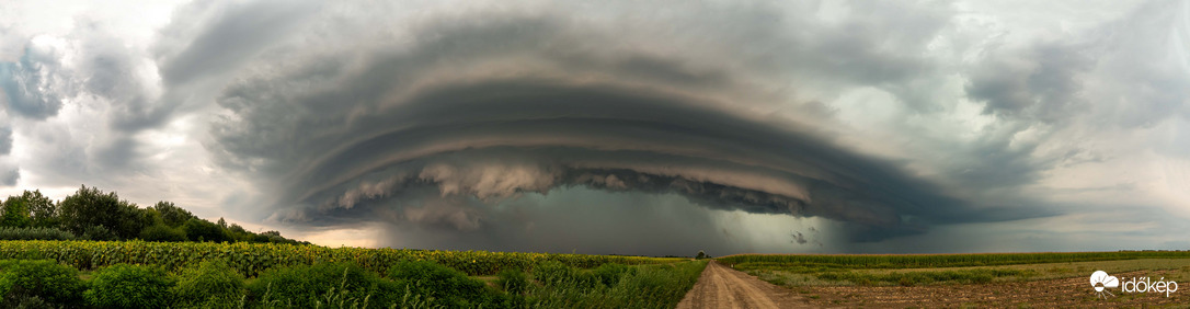 Panorama a viharról