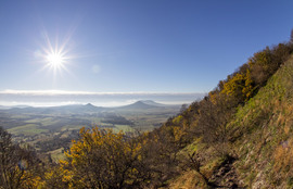 Kilátás a Csobáncról a Balaton felé