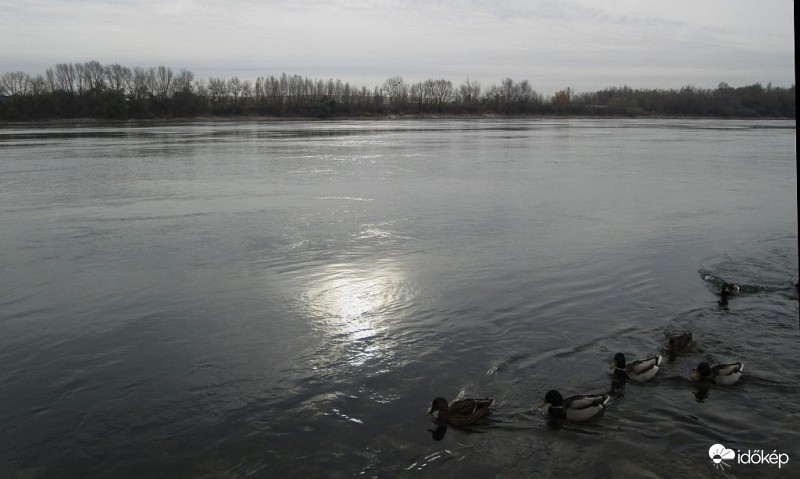 Igyekszik kibújni a Nap..1