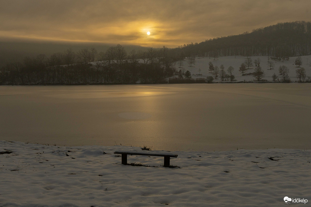 Szűrt napfelkelte...