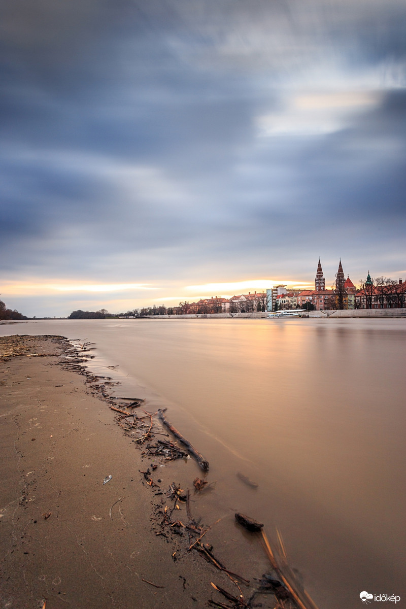 Szélfútta naplemente