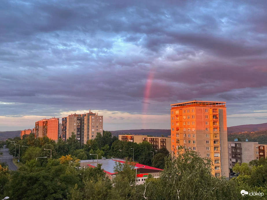 Hajnali szivárvány 