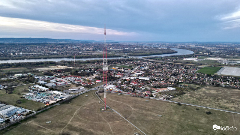 Lakihegyi adótorony és környezete