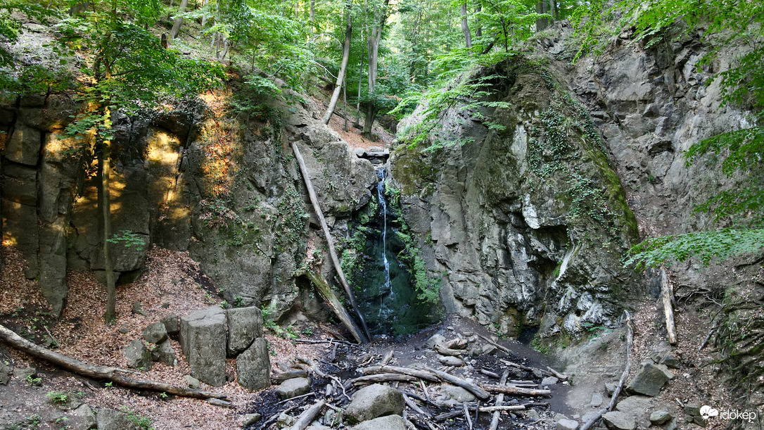 Ilona-völgyi vízesés