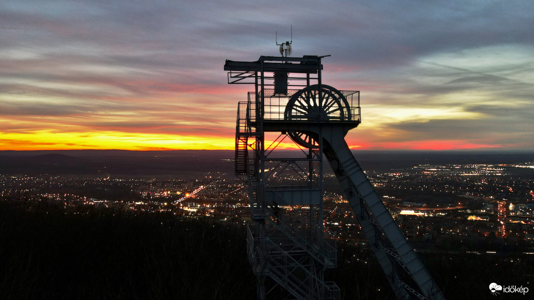 január 2-án Tatabányán