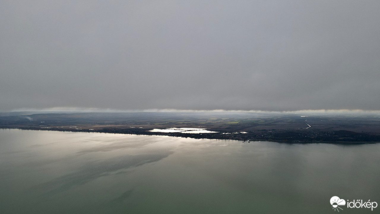"Függőnyfelhő" a Déli part vonalában