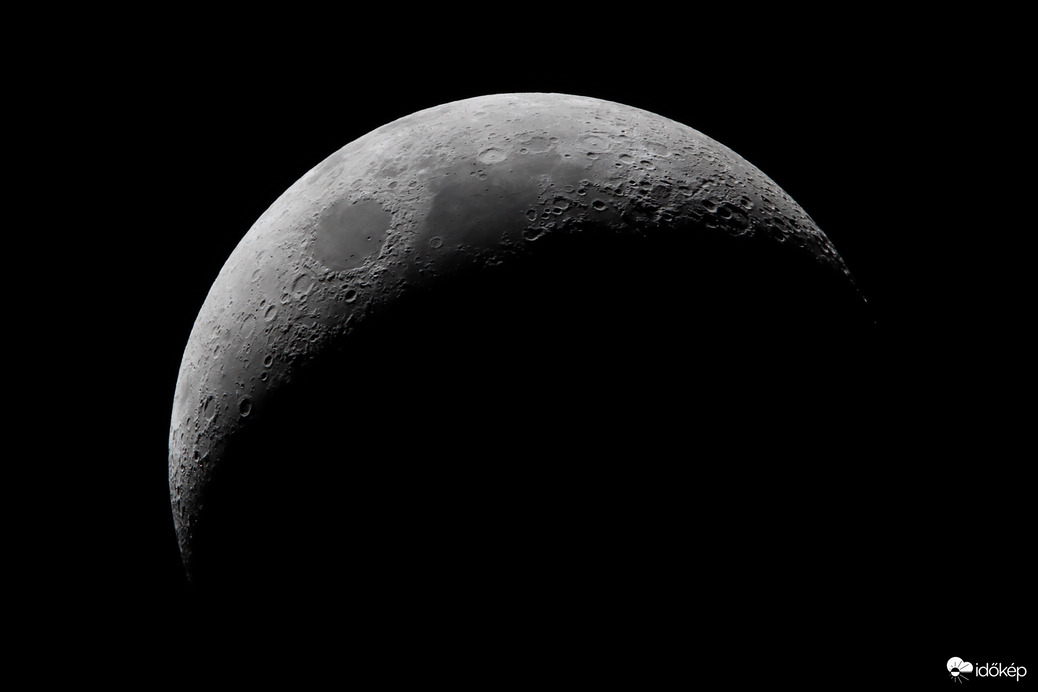 Tiszta égbolt - ezernyi kráter