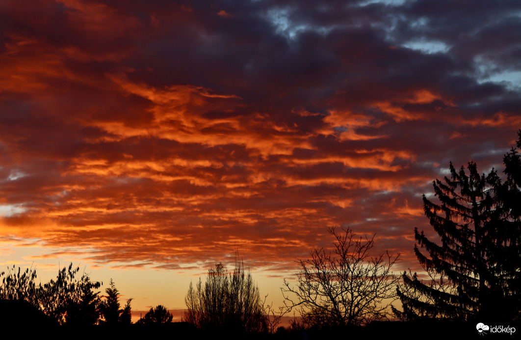 Sashalom napkelte előtt