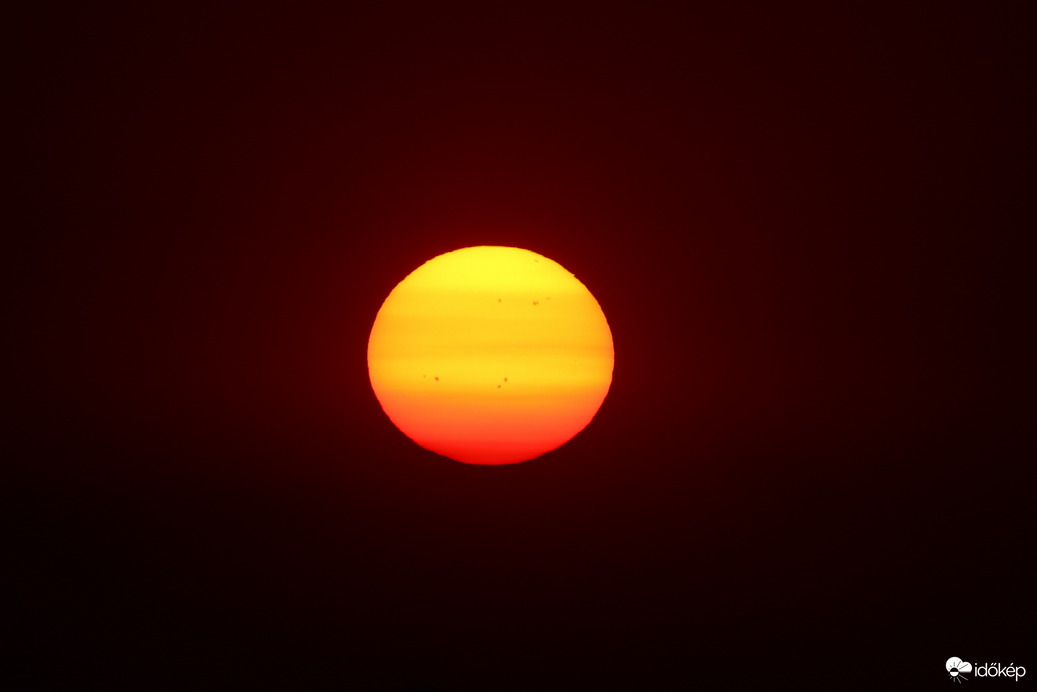 Felkelő Nap sok napfolttal