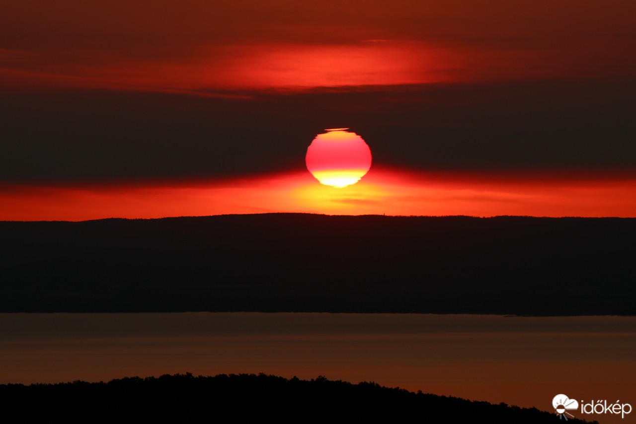 Tóti-hegyről a Balaton felett