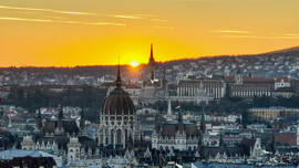 Országház és a Mátyás-templom között