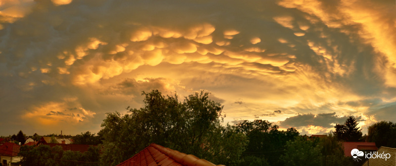 Sashalom naplementekor zivatar után