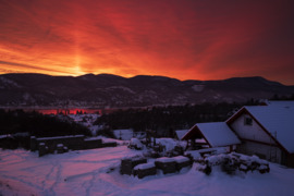 Fantasztikus téli alásütős napkelte naposzloppal, Nagymaroson