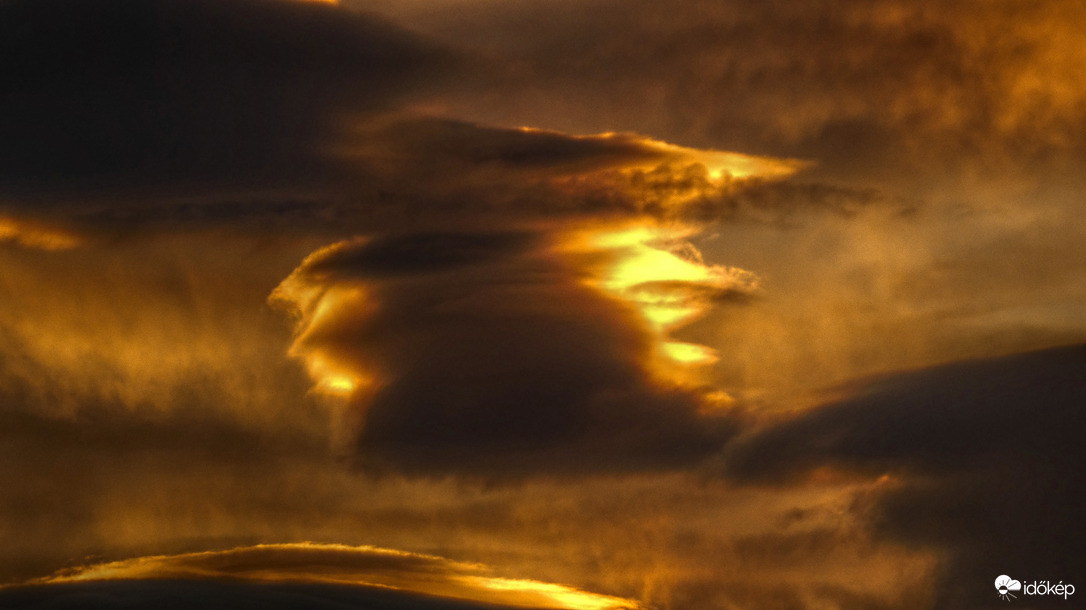Altocumulus lenticularis