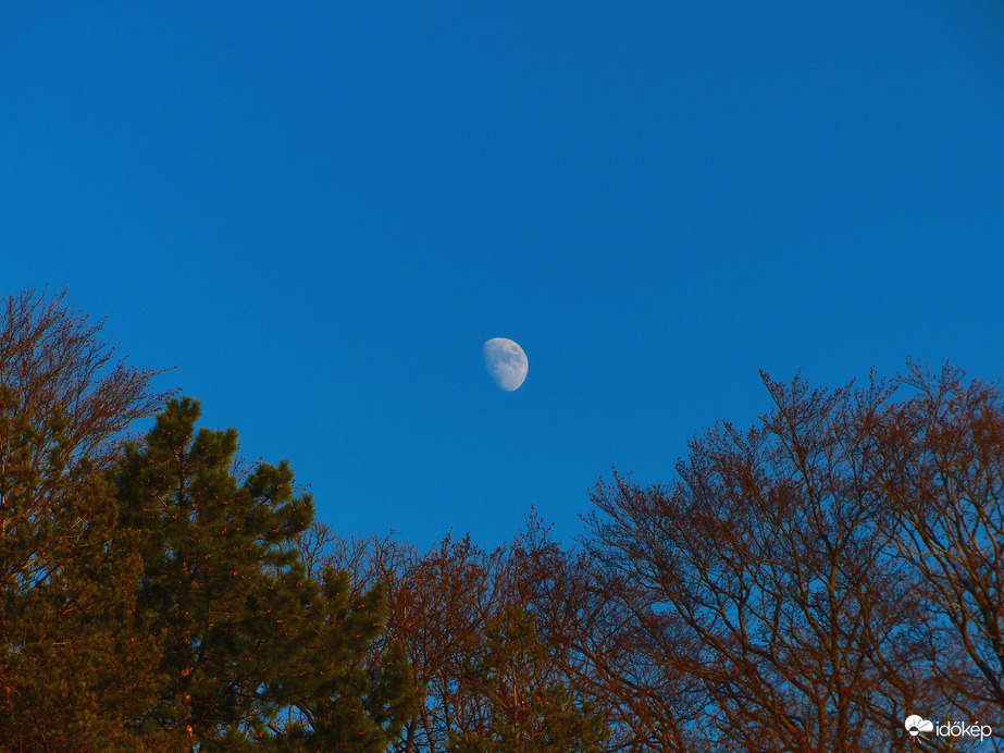 Új év, új Holdja lesz