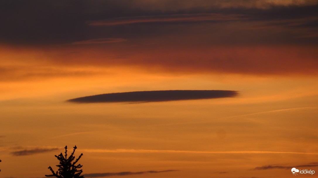 Altocumulus lenticularis