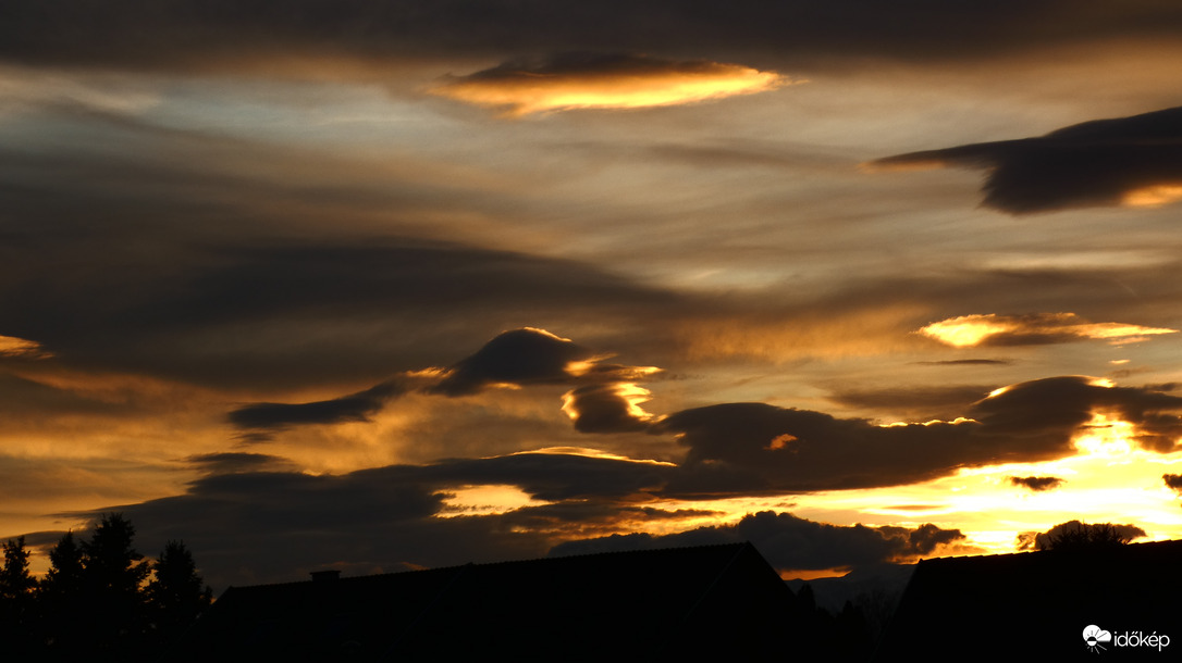 Altocumulus lenticularis
