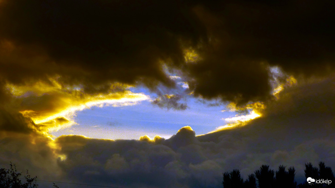 A felhők felett ...