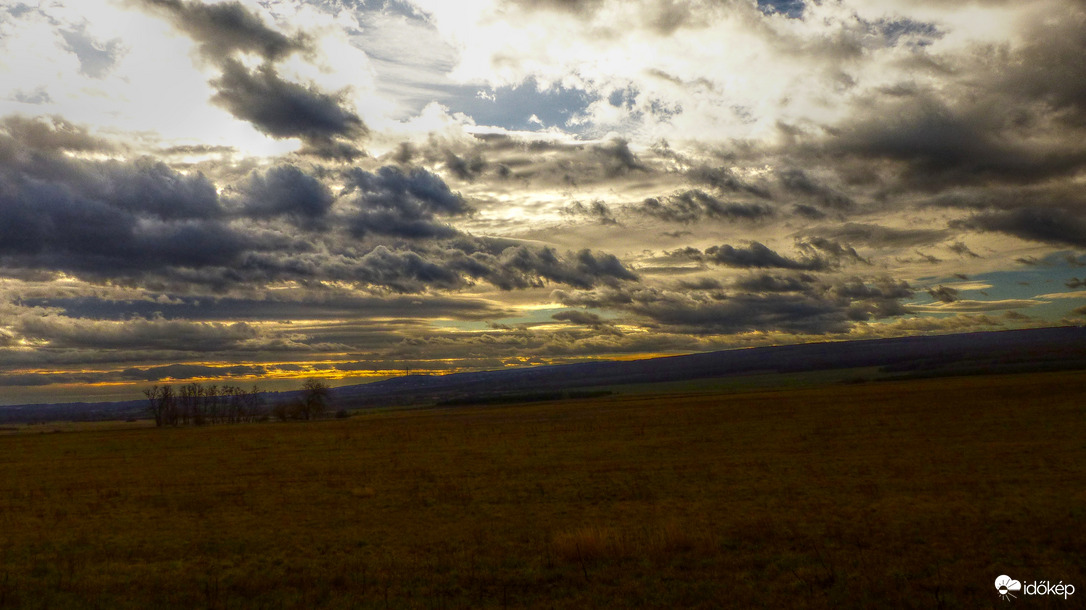 Karácsonyi felhőjárás