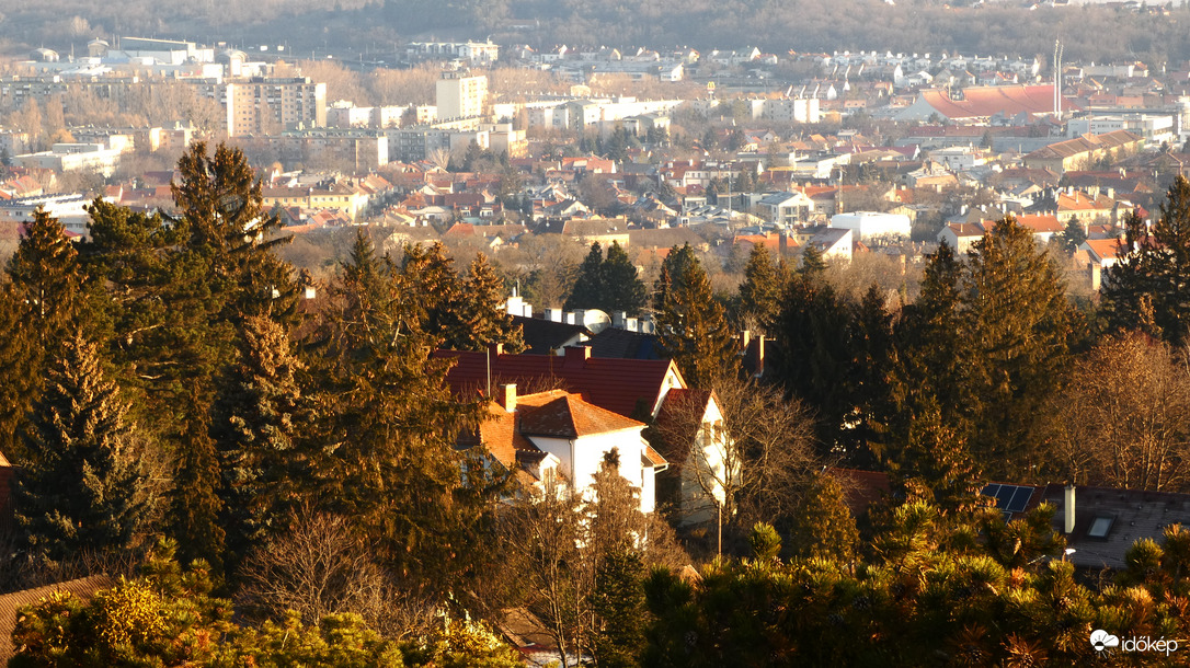 Reggeli verőfényben