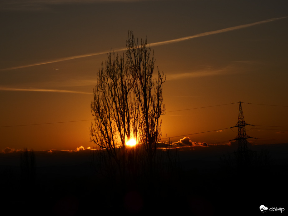 "Éljen" a naplemnete