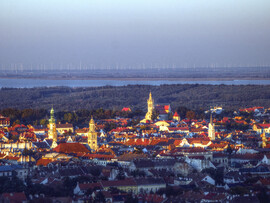 Soproni panoráma a Fertő-tóval