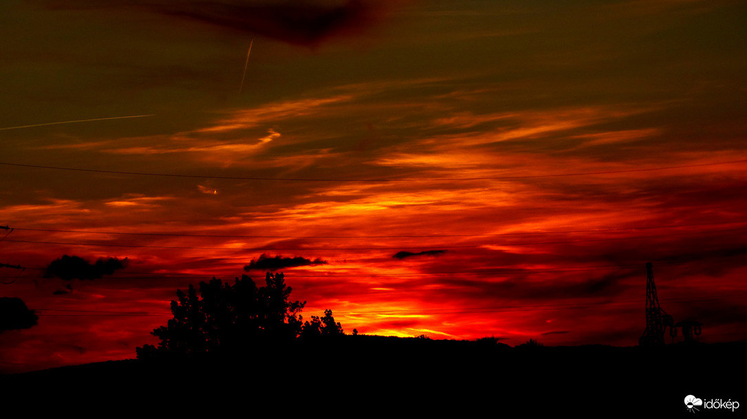 S bíbor lepé a tájat